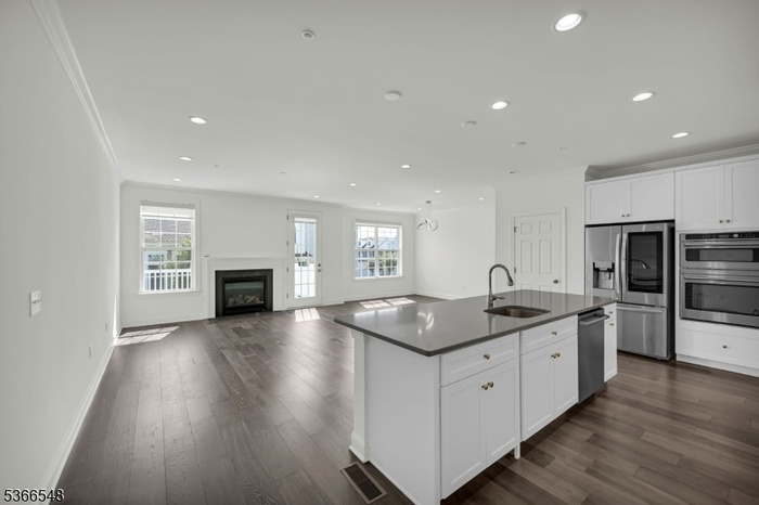 Open concept LR/DR