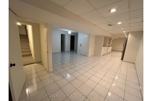 Welcome To 138 Venetian Crescent !