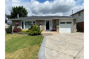 Immaculate Brick Bungalow Steps to South Ajax Waterfront !