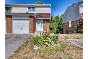 Welcome to 286 Cushman Road, Unit 40, located in the highly desirable north end of St.