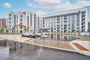 Less than 1 year old condo unit 613 sq ft plus 63 sq ft balcony in Soleil Condos is a blend of comfort and convenience.