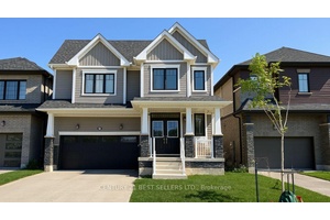 Spacious amp ; Stylish 5 Bedroom Home Across from Future Legacy Park.