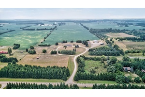 Looking for that property that is the complete package, Here you go.