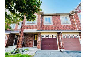 Beautiful, well maintained, bright amp ; spacious townhome in sought after Chapman Mills community in Barrhaven for rent !