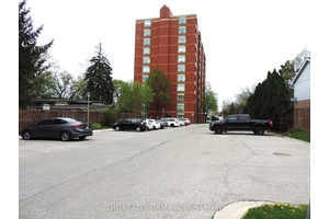First time buyers, downsizers or investors check out this fantastic 2 bedroom, 2 bath condo unit in well maintained building in lovely Southcrest Community !