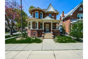 Discover comfort and convenience in this updated 2 bedroom, 1 bath apartment located in the charming Terrace Hill E amp ; N Wards neighbourhood.