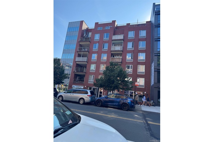 View of apartment building / complex