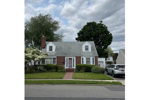 Family Friendly Cape in Great Location 3 4 beds, 2.