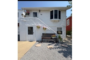 Island Park Legal 2 Family Duplex !