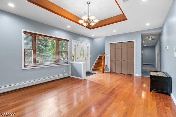 Hallway to Livingroom, Bedroom