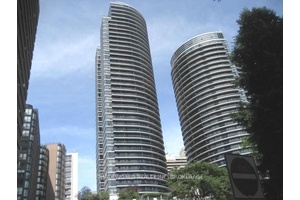 Spacious 1 bedroom Den Unit in the heart of downtown Toronto.