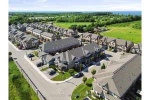 This Gorgeous amp ; Beautifully Renovated 3 Bed, 3 Bath Townhome in Remarkable Pocket in the Waterfront Grimsby Community is sure to Impress amp ; Move in Ready.