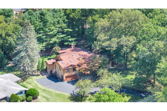 Aerial view of property and surrounding area