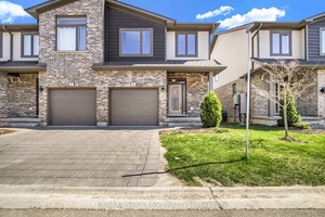 Welcome to this exceptional end unit 3 bedroom, 2 storey townhouse condo located in the highly sought after Northwest Hyde Park area.