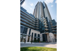 Luxurious newer 1 Bed 1Den large size like a bedroom With 2 Full Bath, Condo Unit at High Demand Area.