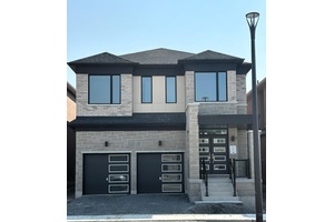 Bright and Spacious Detached Home Located In Family Oriented Prestigious Neighborhood In Greenwood, Pickering.