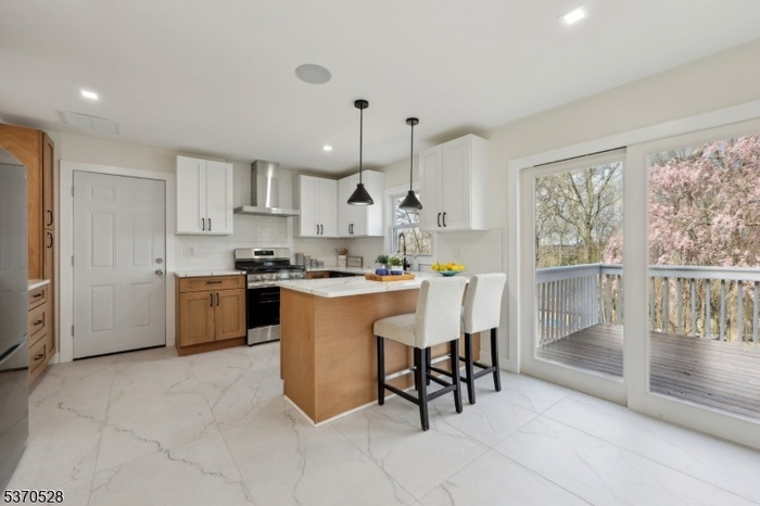 Eat in Kitchen