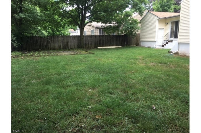 Level Lot