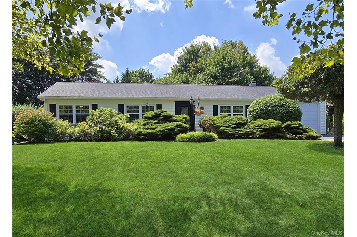 Beautiful Ranch In Imperial Gardens Community.
