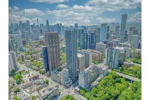 Penthouse Living At Rosedale On Bloor !