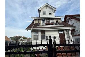 Recently renovated Detached 2 family house in Jamaica Hills, featuring a 3 bed 1 bath unit on 1st fl, a duplex 4 bed 2 bath unit on 2nd 3rd fl, ...