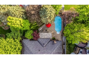 Welcome to a rare offering in the prestigious Kortright Hills community an executive bungalow boasting 2220 sq ft of meticulously designed living space.