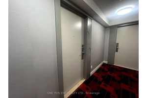 Welcome to ME 2 Condos ! Stylish 1 1 Bedroom, 2 Bathroom Suite with Parking and 2 Lockers on the 21st Floor !