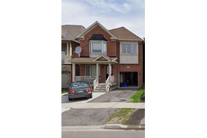 Stunning amp ; Roomy 4 2 Bedroom Detached with In Law Nanny Suite !