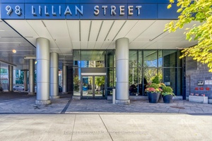 Client RemarksLuxury Condo At Yonge Eglinton.