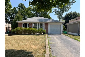 Well Maintained 4 1 Bdrm Backsplit 4 Level Home W Huge Sunny Paradise Backyard !