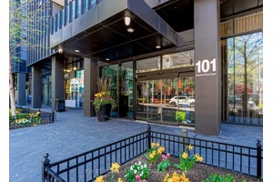 Luxury condo perfectly situated in the vibrant Yonge amp ; Bloor area.