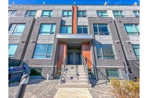 Modern Townhome for Lease in Prime Mineola Location !