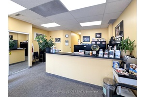 This fully renovated, street level office space at the bustling intersection of Weston and Lawrence offers an ideal turnkey solution for medical professionals.