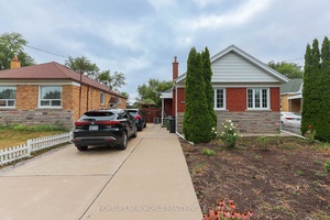 Well cared Lovely Family Home Nestled in a tranquil Neighbourhood in the Desirable Wexford Maryvale community.
