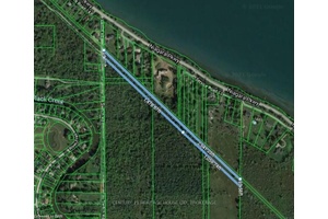 4 Acre Vacant Land Prime Location Off the Niagara Parkway.