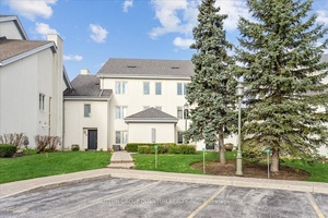 Welcome to Sierra Lane ! Located a short walk from Blue Mountain Village, which offers four season entertainment for the whole family.