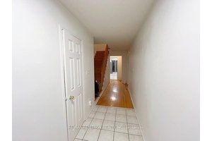 Beautiful Open Concept In High Demand Area Close To Sheridan College, Shoppers World, New LRT system amp ; Just Minutes From 401 407 410.