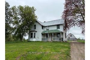 Hobby Farm with 37 acres.