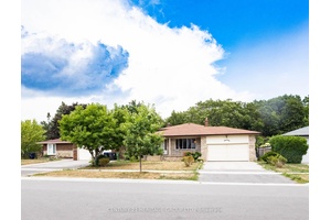 Welcome to this custom built 5 level detached home in the highly sought after Seven Oaks neighbourhood !
