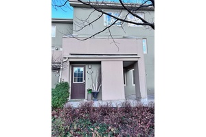 SKI SEASON RENTAL AT BLUE MOUNTAIN Conveniently located across the street from the Village at Blue Mountain this three bedroom condo is the ideal location to spend your ski season.
