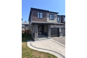 Rare 4 Bedroom all on the second floor !
