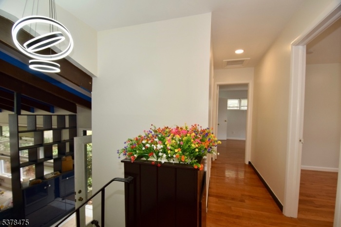 FLOWERBOX UPPER BR LEVEL