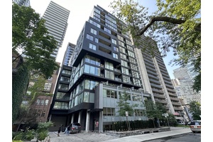 Perfect Location Right Above Subway !