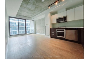 Prime King West, South Facing Jr 1 Bedroom Loft Includes Parking amp ; Locker.