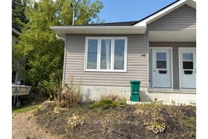 Charming 2 Bedroom Ground Floor Suite in a Side by Side Duplex in convienent location a few blocks from downtown Trenton.