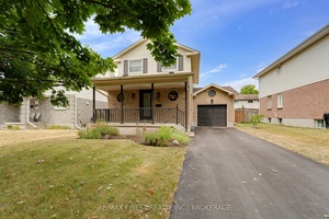 Welcome to this beautifully maintained two storey home, ideally situated close to parks and shopping.