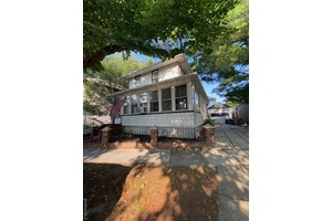 This well maintained fully detached single family is being offered for the first time in over 40 years !