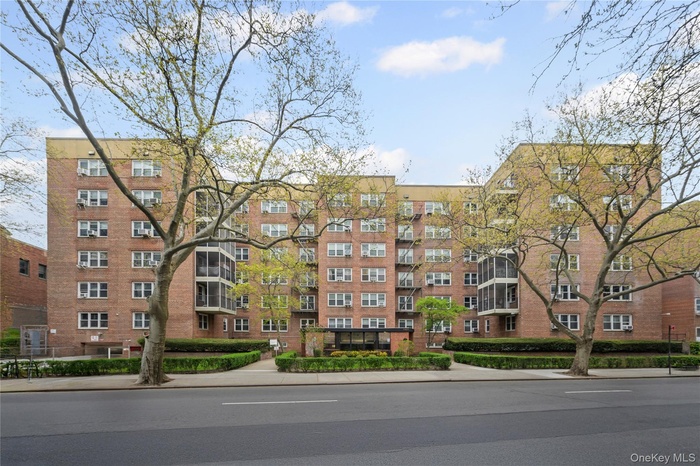 View of apartment building / complex