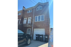 Private three 3 family home, built in 2004, well maintenance and in mint condition.