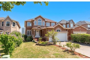 Welcome to this spacious, well kept detached home in the sought after Hurontario neighborhood, just minutes from Mississauga's City Centre.